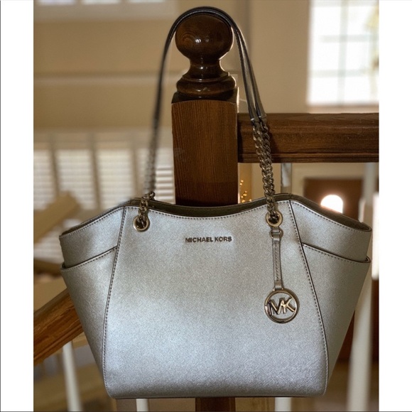 Michael Kors Jet Set Travel Silver Tote - Picture 5 of 8